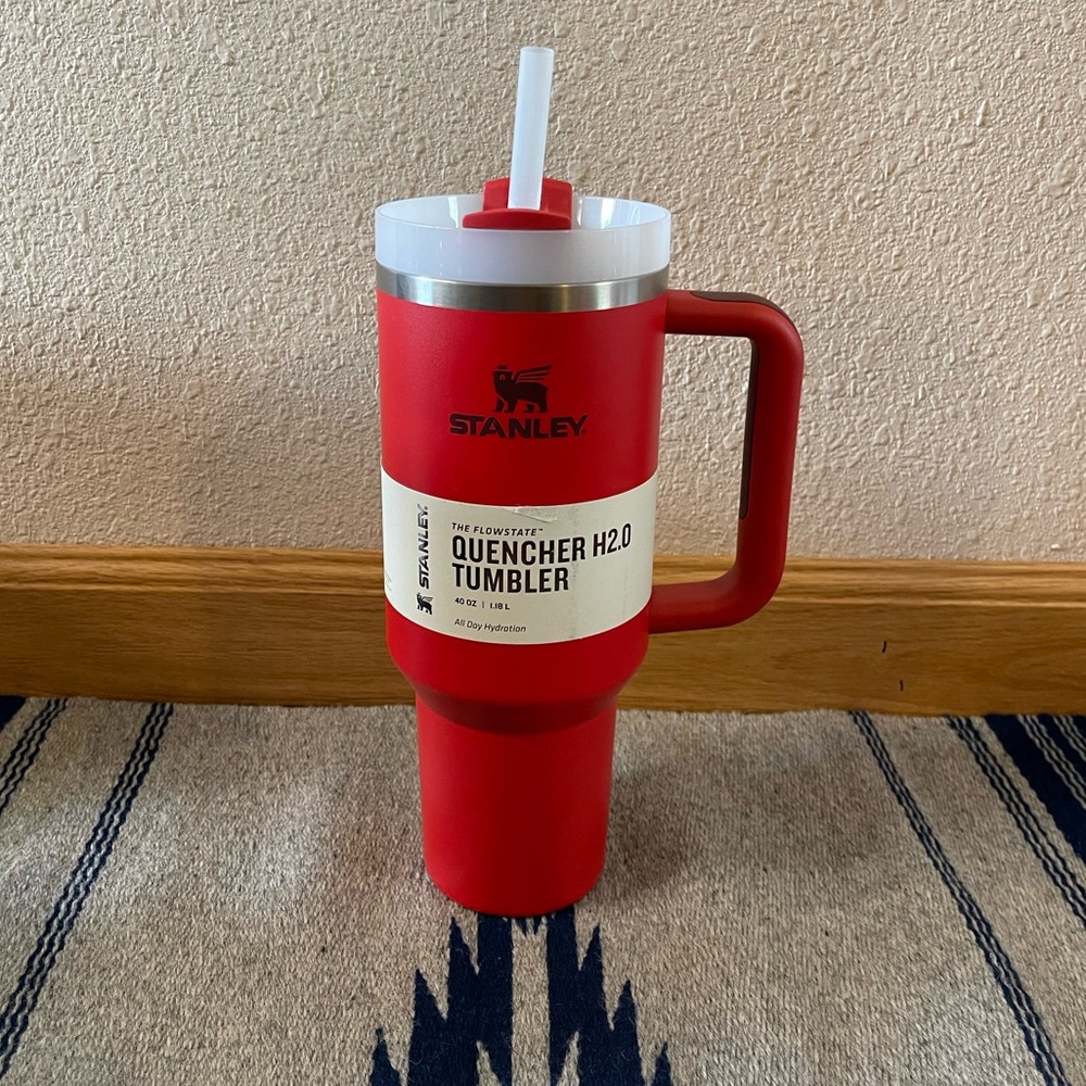 Stanley 40oz Quencher Lava